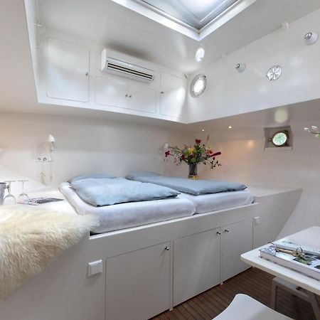 Houseboat Volle Maan Bed & Breakfast อัมสเตอร์ดัม ภายนอก รูปภาพ