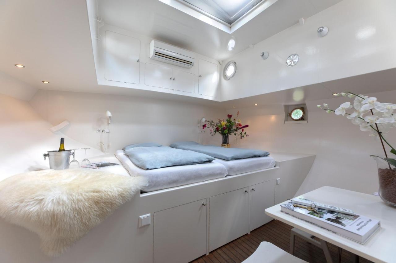 Houseboat Volle Maan Bed & Breakfast อัมสเตอร์ดัม ภายนอก รูปภาพ